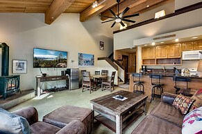 Lofted Retreat in The Village! by RedAwning Save 10% on 3 Nights, 15% 