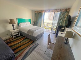 Homey Aqua Palms Studio Condo by RedAwning