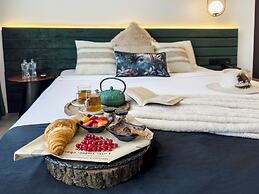 Luff Living Adult Only (+12)