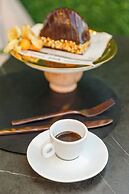 Luff Living Adult Only (+12)