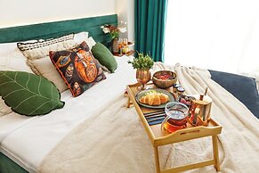 Luff Living Adult Only (+12)