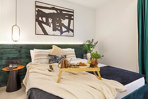 Luff Living Adult Only (+12)