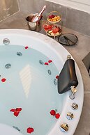 Luff Living Adult Only (+12)