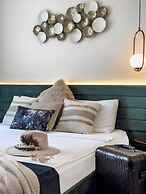 Luff Living Adult Only (+12)