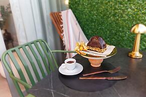 Luff Living Adult Only (+12)