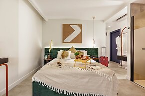 Luff Living Adult Only (+12)