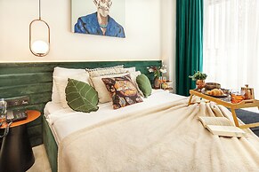 Luff Living Adult Only (+12)