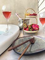 Luff Living Adult Only (+12)