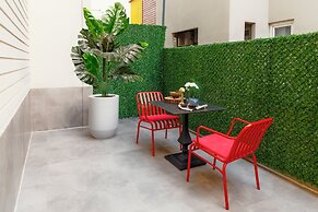 Luff Living Adult Only (+12)