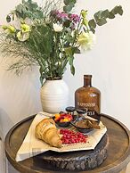 Luff Living Adult Only (+12)