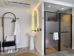 Luff Living Adult Only (+12)