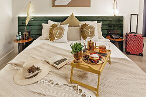 Luff Living Adult Only (+12)