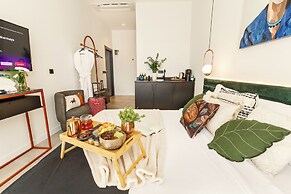 Luff Living Adult Only (+12)