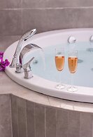 Luff Living Adult Only (+12)