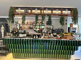 Luff Living Adult Only (+12)