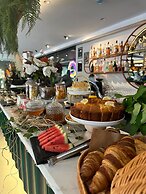 Luff Living Adult Only (+12)