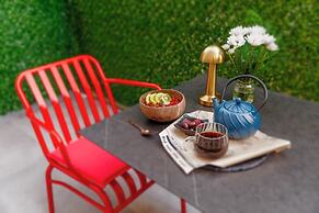 Luff Living Adult Only (+12)