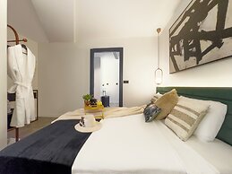 Luff Living Adult Only (+12)