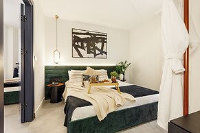 Luff Living Adult Only (+12)