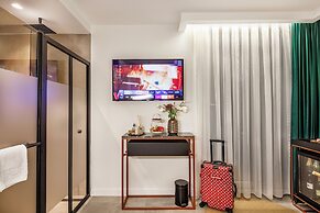 Luff Living Adult Only (+12)