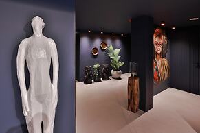 Luff Living Adult Only (+12)