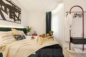 Luff Living Adult Only (+12)