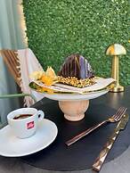 Luff Living Adult Only (+12)