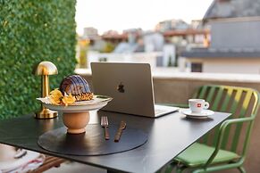 Luff Living Adult Only (+12)