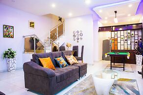 Ajah - Duplex - Sleeps 4 - Pool - Parking
