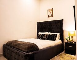 Ajah - Duplex - Sleeps 4 - Pool - Parking
