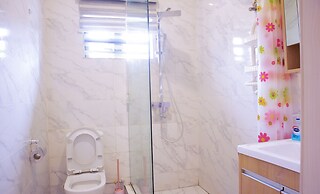 Ajah - Duplex - Sleeps 4 - Pool - Parking