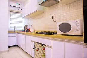 Ajah - Duplex - Sleeps 4 - Pool - Parking