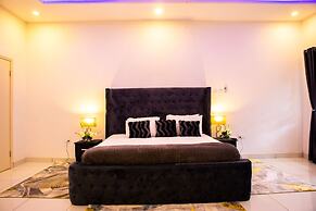 Ajah - Duplex - Sleeps 4 - Pool - Parking