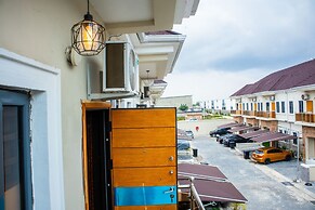 Ajah - Duplex - Sleeps 4 - Pool - Parking