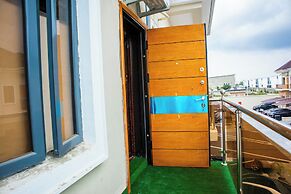 Ajah - Duplex - Sleeps 4 - Pool - Parking