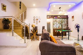 Ajah - Duplex - Sleeps 4 - Pool - Parking