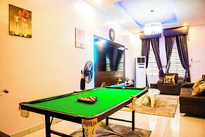 Ajah - Duplex - Sleeps 4 - Pool - Parking