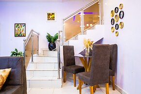 Ajah - Duplex - Sleeps 4 - Pool - Parking