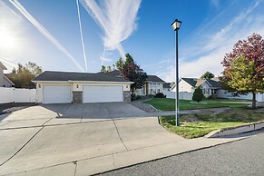 Spokane Valley Home w/ Fire Pit - 1 Mi to Trails!