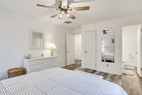 Cape May Home w/ Deck ~ 2 Mi to Beach!