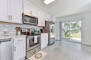 Fernandina Beach Townhome, Steps to Public Beach