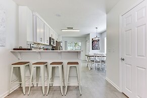 Fernandina Beach Townhome, Steps to Public Beach