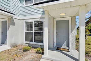 Fernandina Beach Townhome, Steps to Public Beach