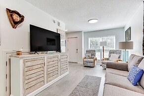 Fernandina Beach Townhome, Steps to Public Beach