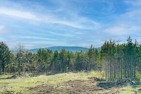 Cozy Belgrade Cottage w/ Wood-burning Stove!