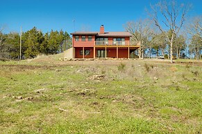 Cozy Belgrade Cottage w/ Wood-burning Stove!