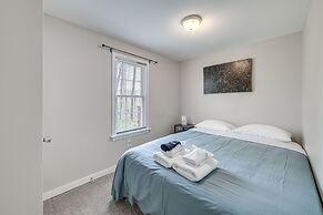 Toano Home w/ Screened Porch: Steps to Lake!