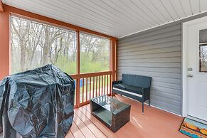 Toano Home w/ Screened Porch: Steps to Lake!