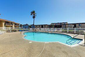 Direct Beach Access: Sunny Port Aransas Condo