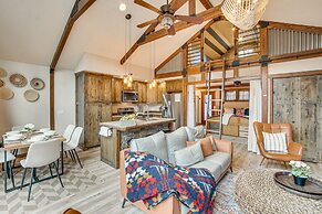 Cle Elum Cabin w/ Hot Tub, Fire Pit & Deck!